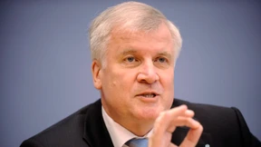 Seehofer distanziert sich von Dobrindt-Äußerung