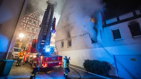 Acht Verletzte durch Brandsätze in Marbach