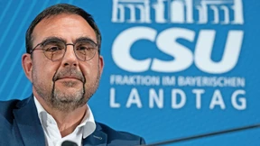 Er soll ein Gegengewicht bilden - zu Söder und zu den Freien Wählern