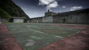 Red Bull lädt zur Korbjagd in den Kerker der Diktatur