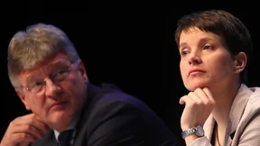 Kein Wort, zu niemandem