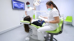 Zahnersatz im Verbund günstiger