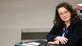 Nahles will mehr Steuer-Milliarden für die Rente