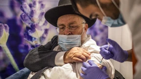 Israel will über 60-Jährigen dritte Impfung geben