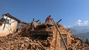 Bisher 157 Tote durch Erdbeben in Nepal