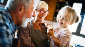 Familien als Wellenreiter