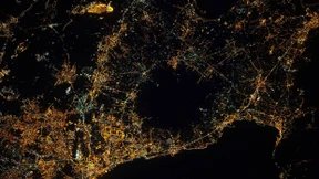  Stadt am schwarzen Loch