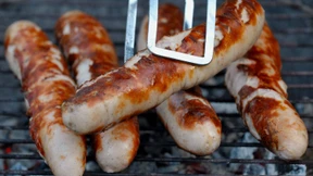 Illegale Wurstproduktion im Wohnzimmer