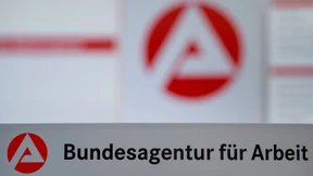 Arbeitslosigkeit steigt wegen Wirtschaftsflaute