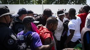 Zusammenstöße zwischen Migranten und Polizei 