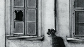 Flaneure des Jetzt auf den Trümmern von einst