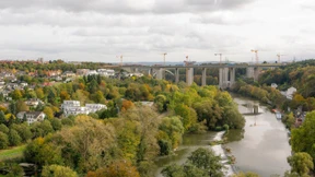 Schöner wohnen über dem Fluss