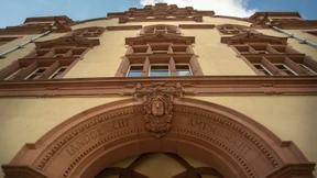 Arrestzellen als Künsterateliers