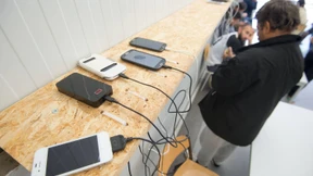 Handys von Flüchtlingen werden selten ausgelesen