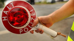 Falschfahrer verursacht Unfall nach zehn Kilometern Irrfahrt