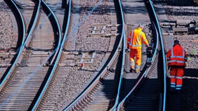 Die Bahn saniert sich kaputt, und die Kunden zahlen mit Zeit