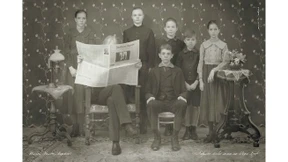 Regisseur Michael Haneke verwandelt sich in den Familienvater aus seinem Oscar-nominierten Film „Das weiße Band“