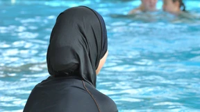 Schule schafft Leih-Burkinis an