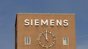 Merkel hofft auf ruhigere Zeiten bei Siemens