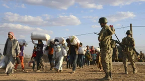 70.000 kurdische Syrer fliehen in die Türkei