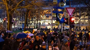Tausende gehen in deutschen Städten auf die Straße