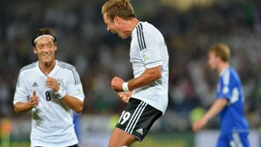 Pflichtsieg dank Götze und Özil