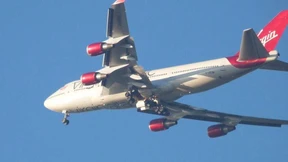 Boeing 747 mit Fahrwerksproblemen sicher gelandet