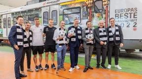 „Europapokalsieger-Bahn“ mit Eintracht-Motiven