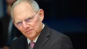 Schäuble besorgt um „Würde des Amtes“ der Kanzlerin