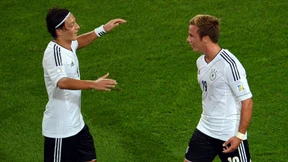 Özil trifft - Klose nicht