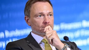 Lindner verteidigt sein Schuldenmachen