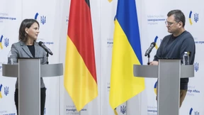 Baerbock sichert Kiew weitere deutsche Unterstützung zu