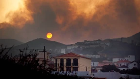 Nur im Hafen ist man vor den Flammen sicher