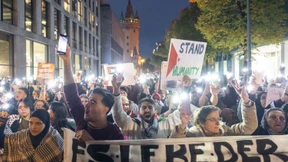 „Free Palestine“ gegen „Hey Israel“