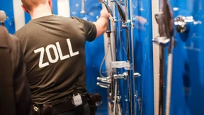 Gefälschte Duschbrause schon am Geruch zu erkennen