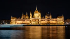 Warum Viktor Orbáns Markteingriffe Gift für die Wirtschaft sind