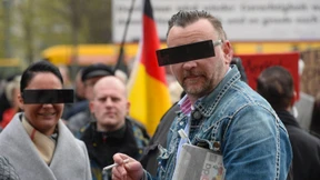 Plötzlich  schweigsam 