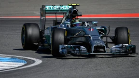 Rosberg rast dem Rest davon