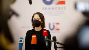 Wie schlägt sich Baerbock bei Putin?