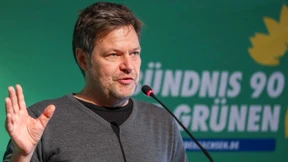 Grünen-Chef Habeck will Asylrecht refomieren