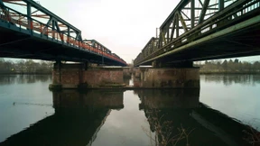 Schwierige Suche nach Identität und Gemeinschaftsgefühl