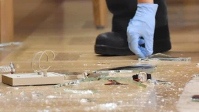 Bande entführt Firmenchef mit Familie und erbeutet Gold