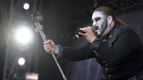 Der mit dem Wolf gniedelt