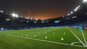 Volksfest oder bizarre Fußball-Reise?