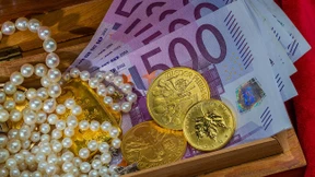 Falsche Polizisten erbeuten Geld und Schmuck im Wert von 150.000 Euro