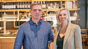 Tapas und Wein am Theaterplatz