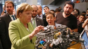 Merkel bei Junior-Uni
