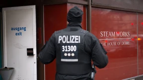 Notausgang in Saunaclub war verbarrikadiert 