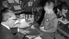 Die Jugend spart – das Alter konsumiert