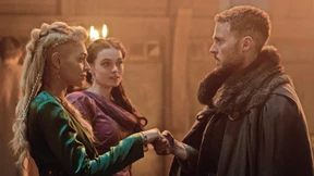 Aus dem Reich der blonden Zopfperücken